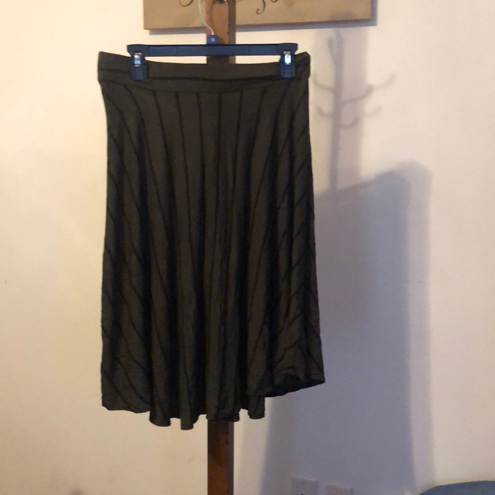 Elastic waist skirt